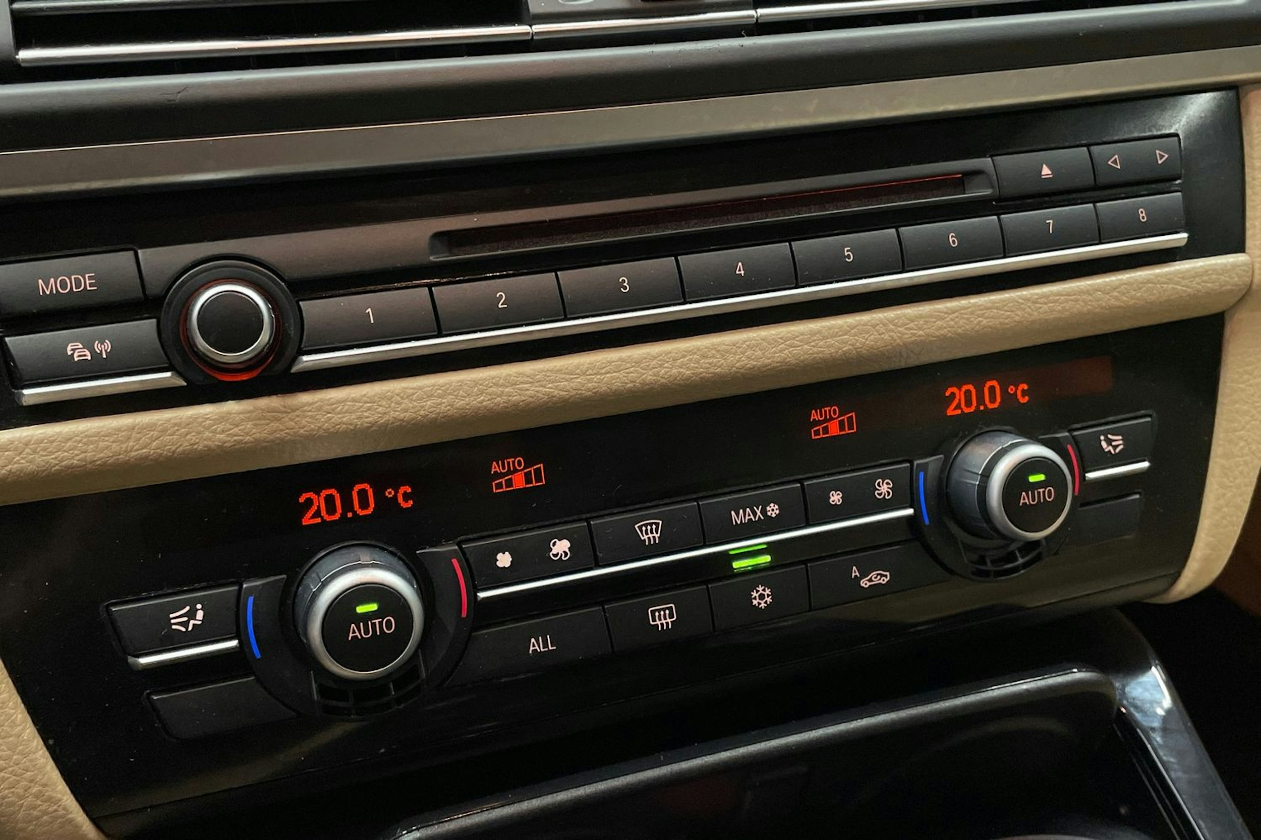 Musta BMW 525 2012 kuva 17.