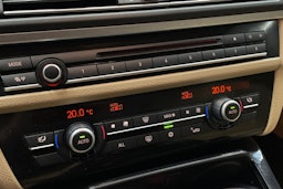 Musta BMW 525 2012 kuva 17.