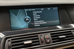 Musta BMW 525 2012 kuva 18.