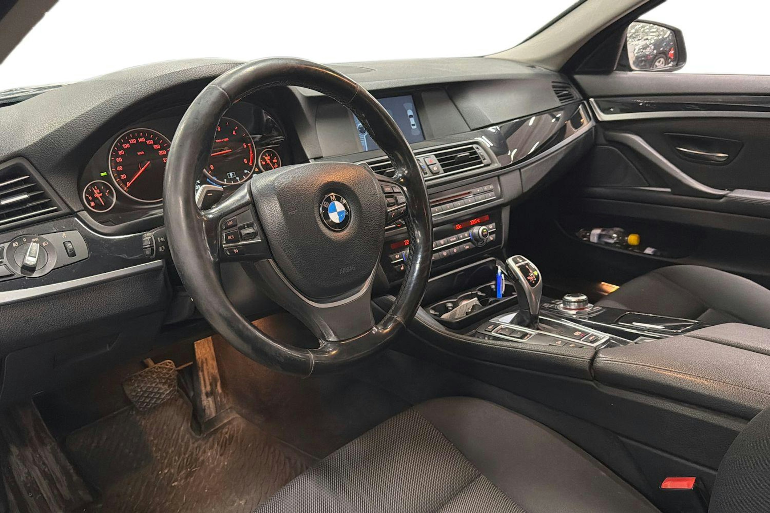 harmaa BMW 525 2012 kuva 3.