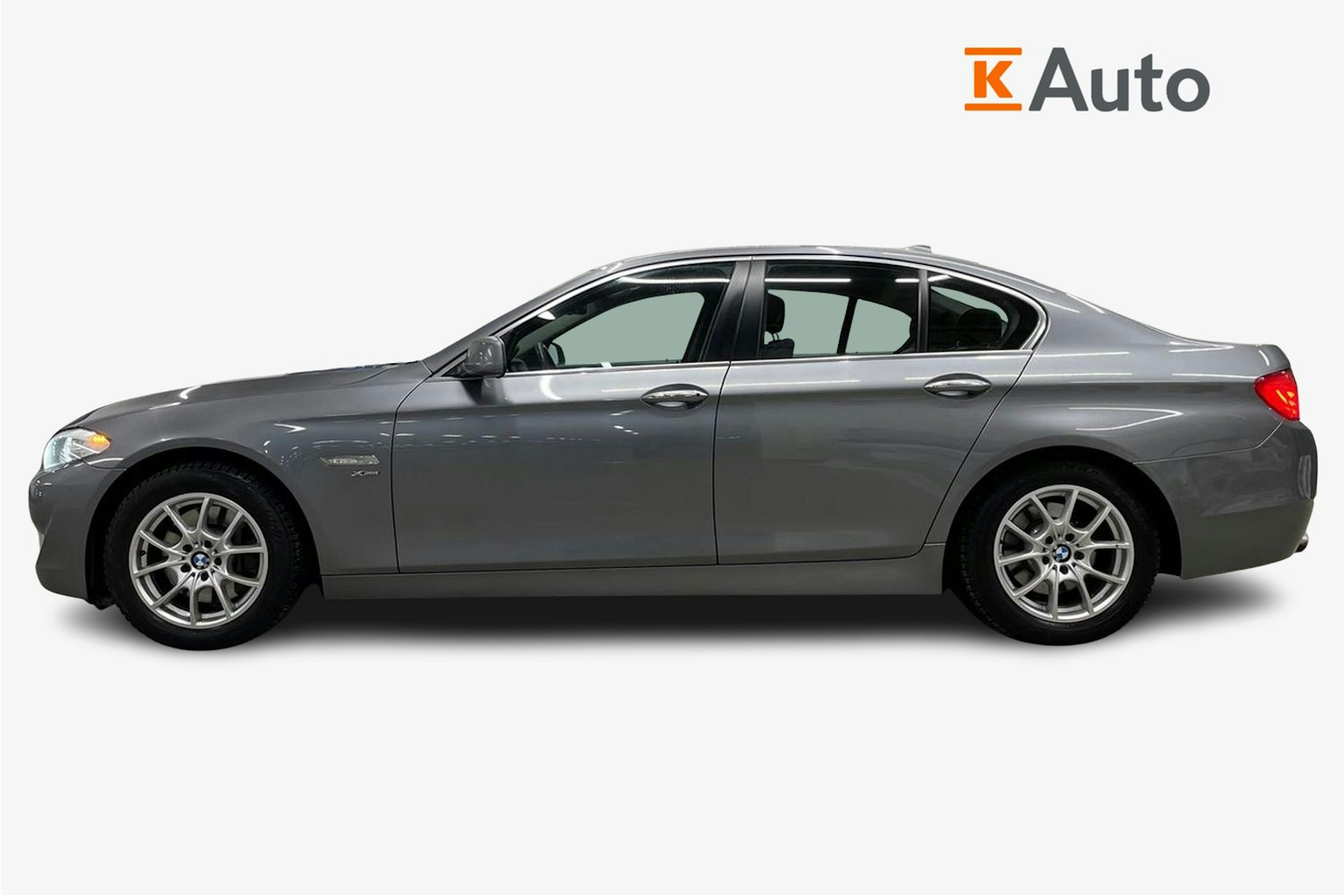 harmaa BMW 525 2012 kuva 6.