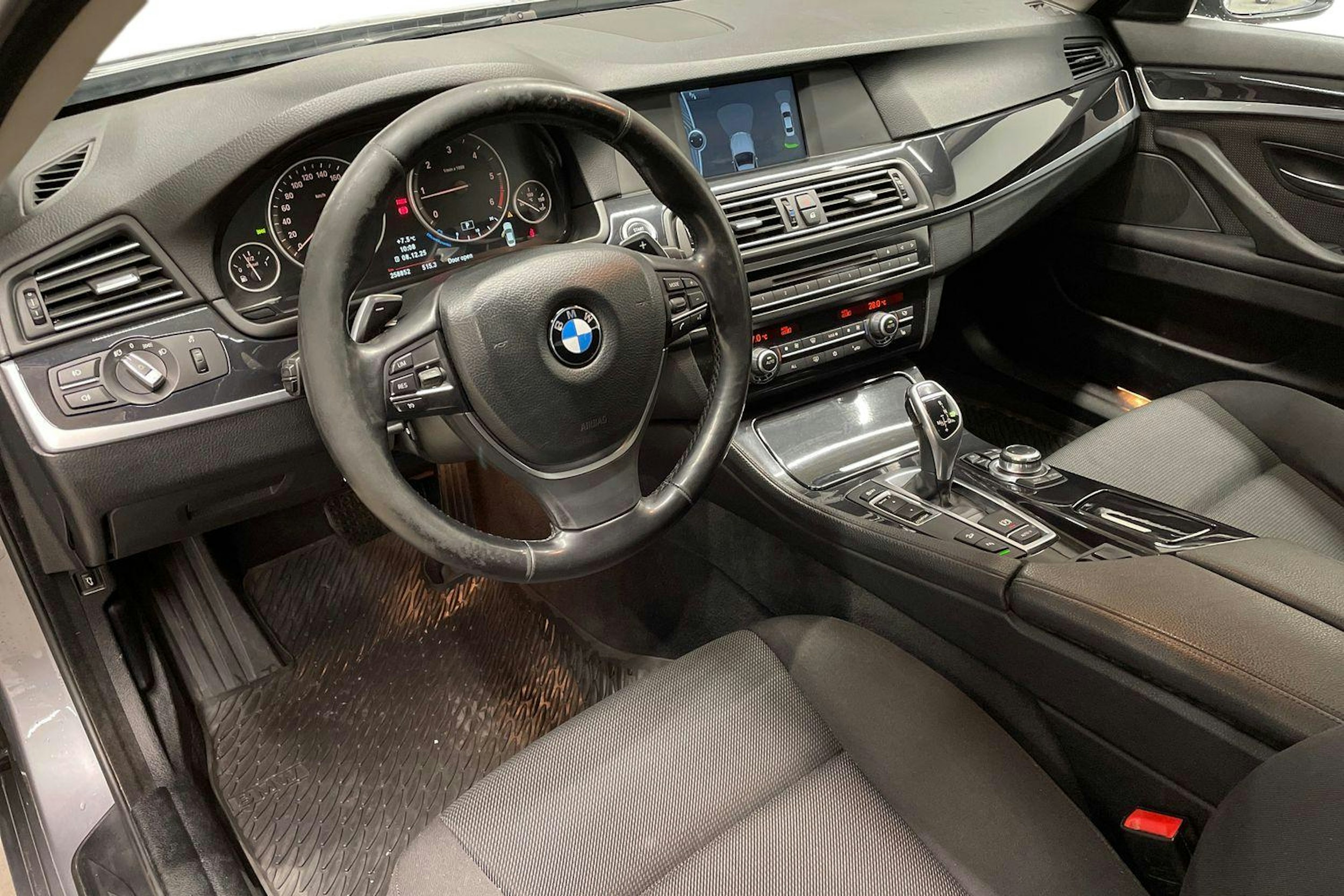 harmaa BMW 525 2012 kuva 7.