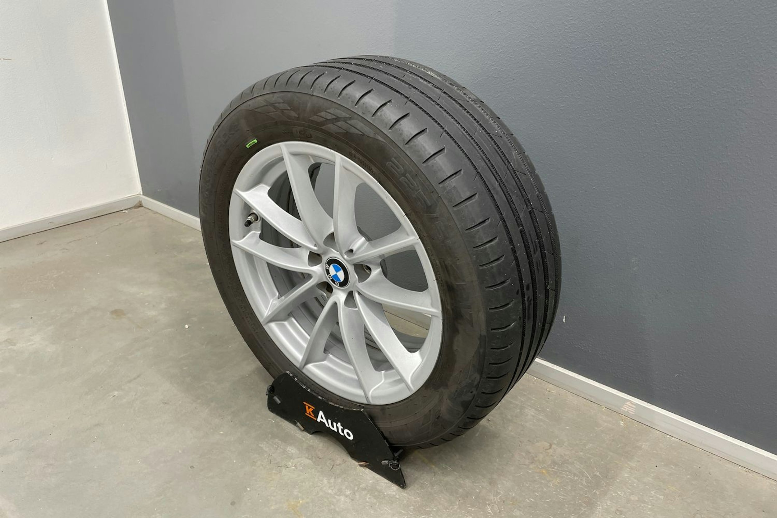 harmaa BMW 525 2012 kuva 14.