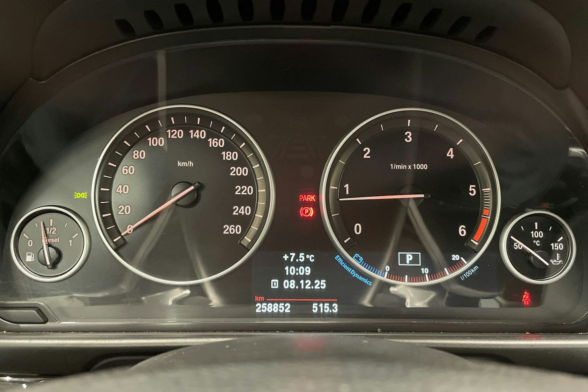 harmaa BMW 525 2012 kuva 16.