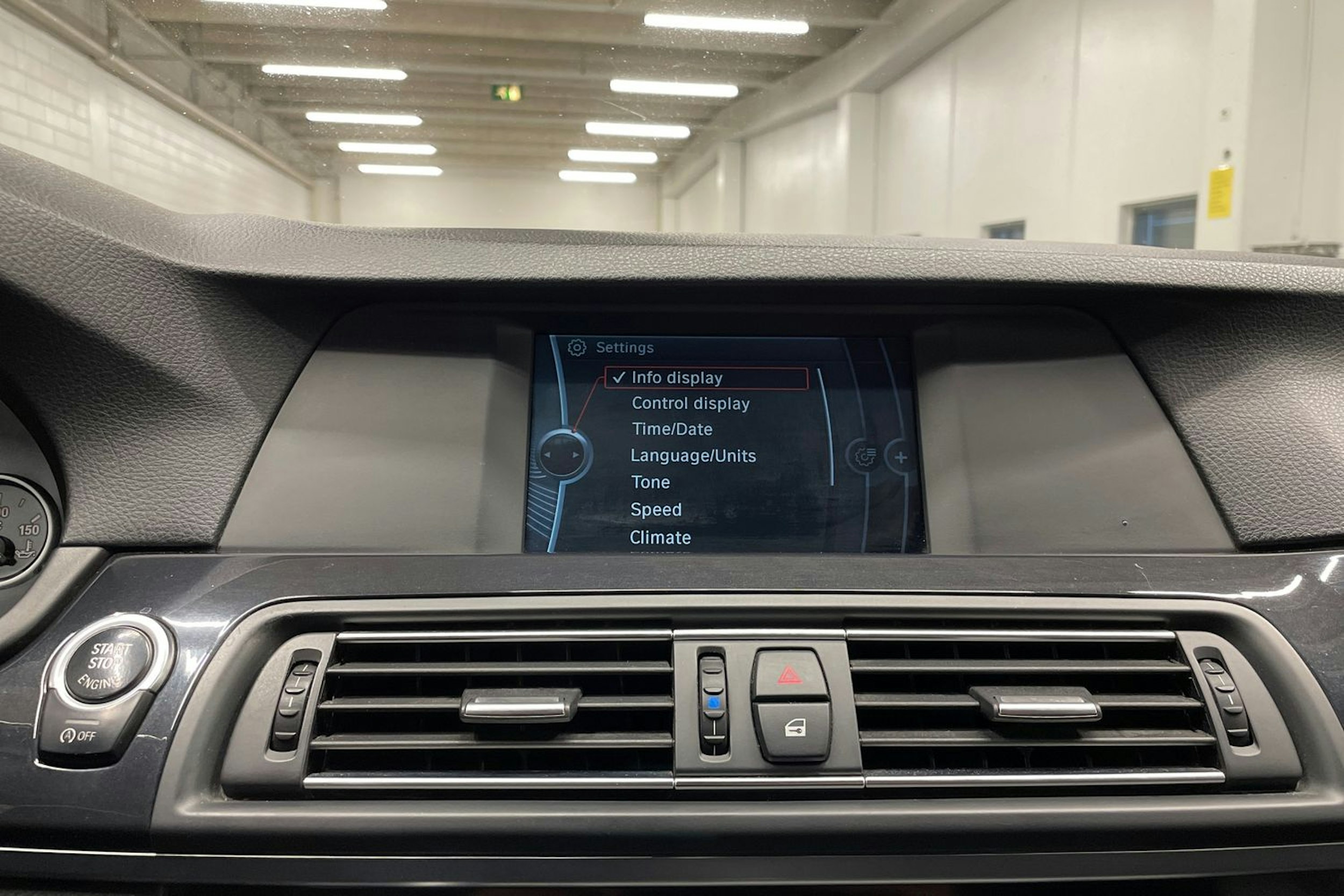 harmaa BMW 525 2012 kuva 18.