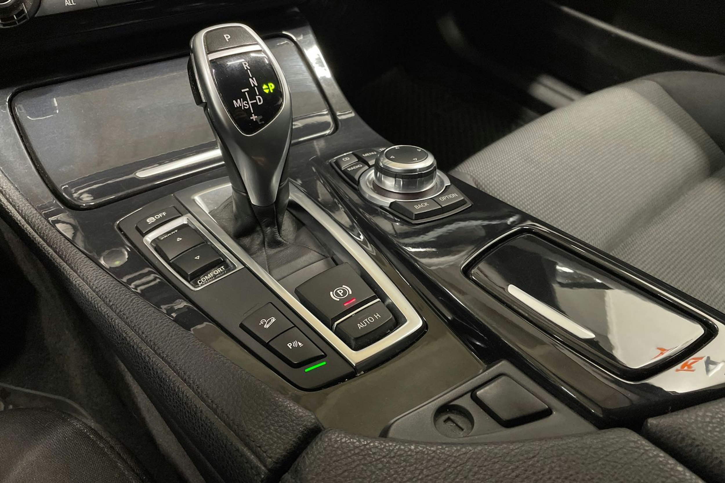 harmaa BMW 525 2012 kuva 22.