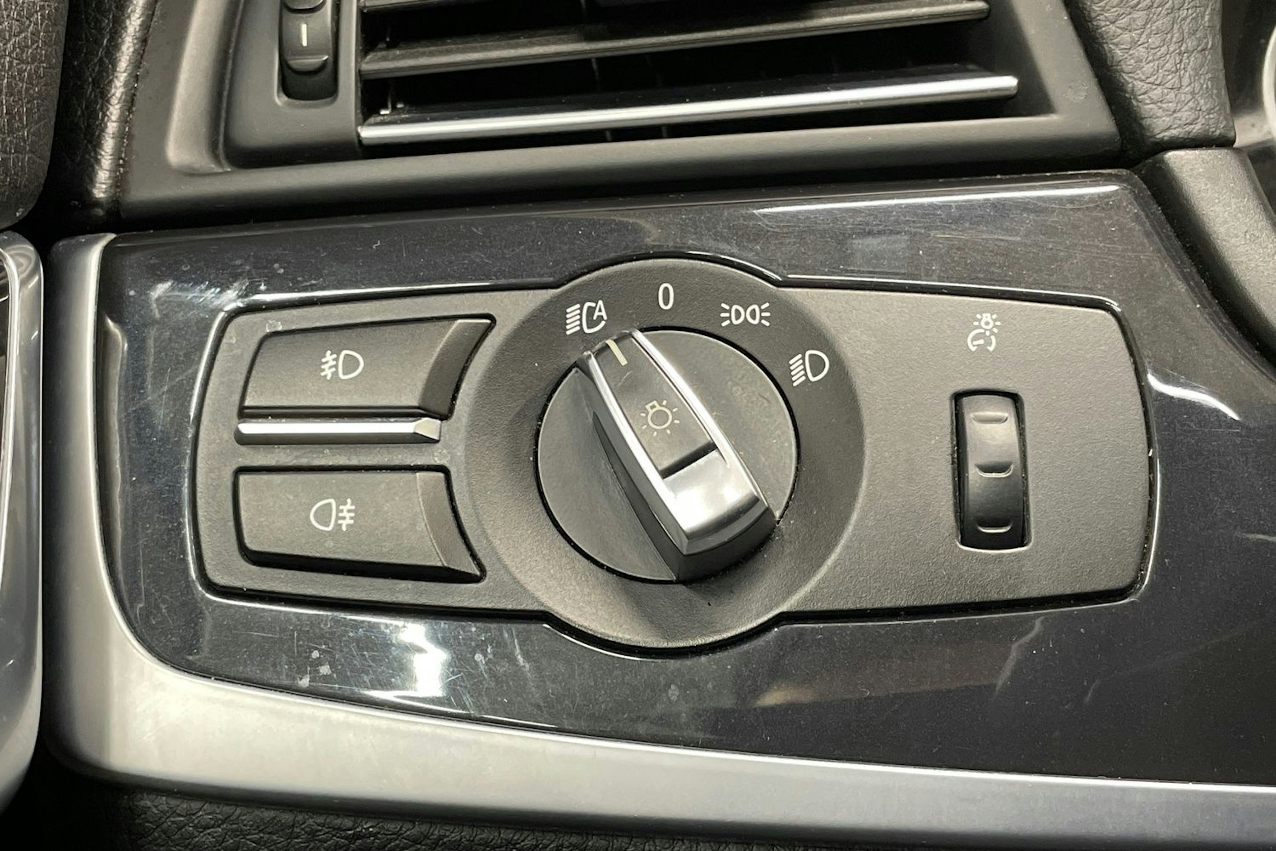 harmaa BMW 525 2012 kuva 24.