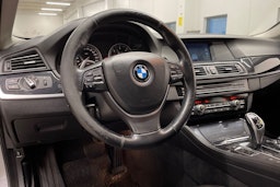 harmaa BMW 525 2012 kuva 28.
