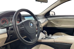 Ruskea (beige) BMW 525 2012 kuva 7.