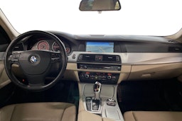Ruskea (beige) BMW 525 2012 kuva 9.