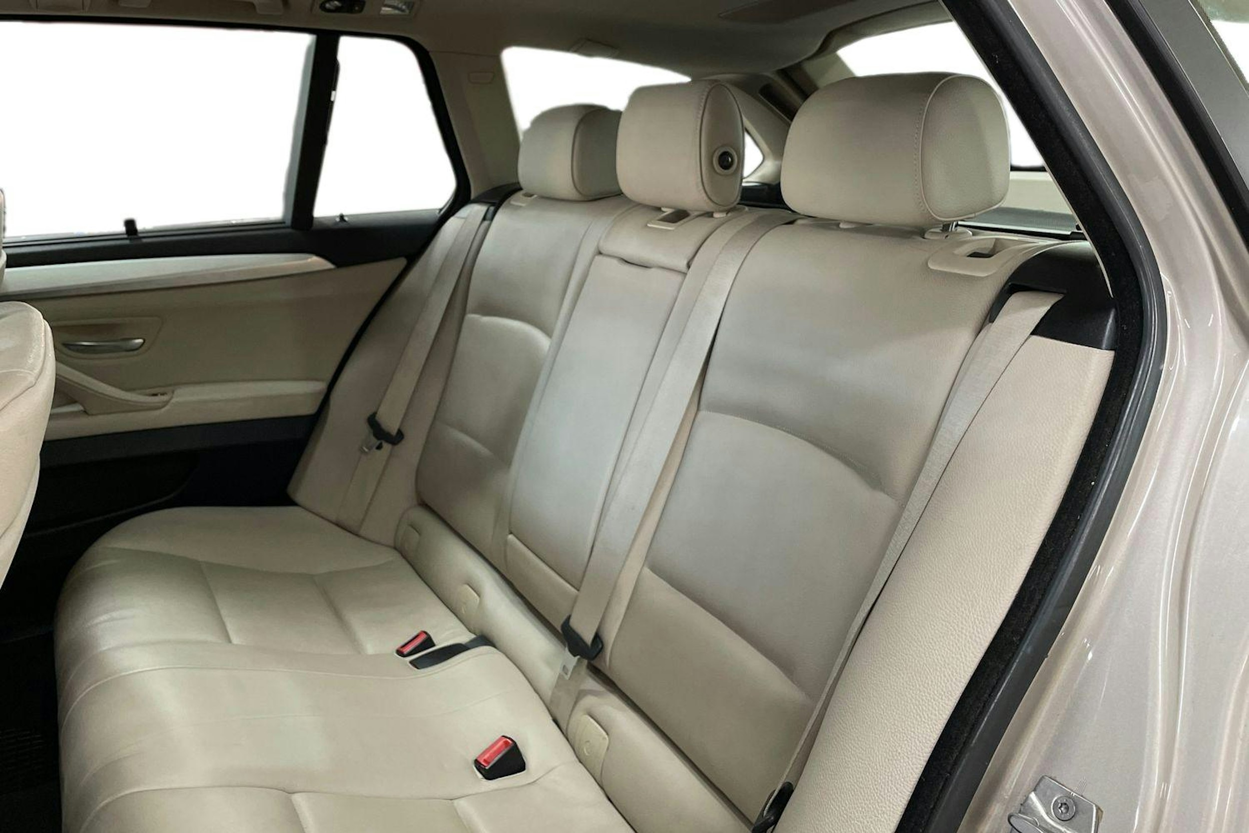 Ruskea (beige) BMW 525 2012 kuva 10.