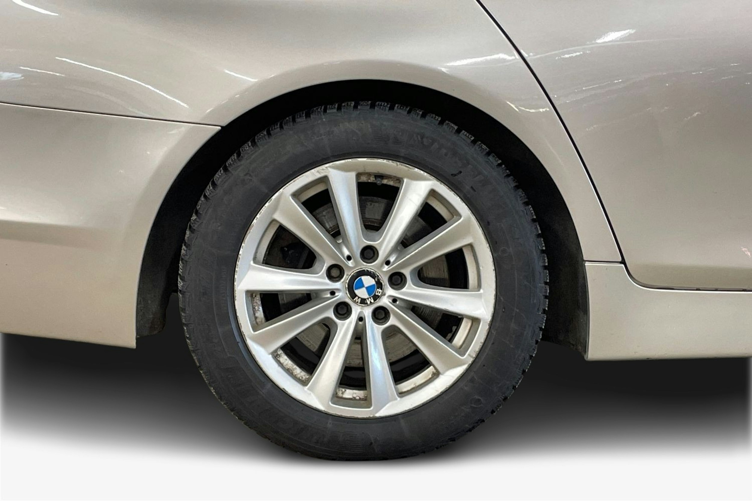 Ruskea (beige) BMW 525 2012 kuva 11.