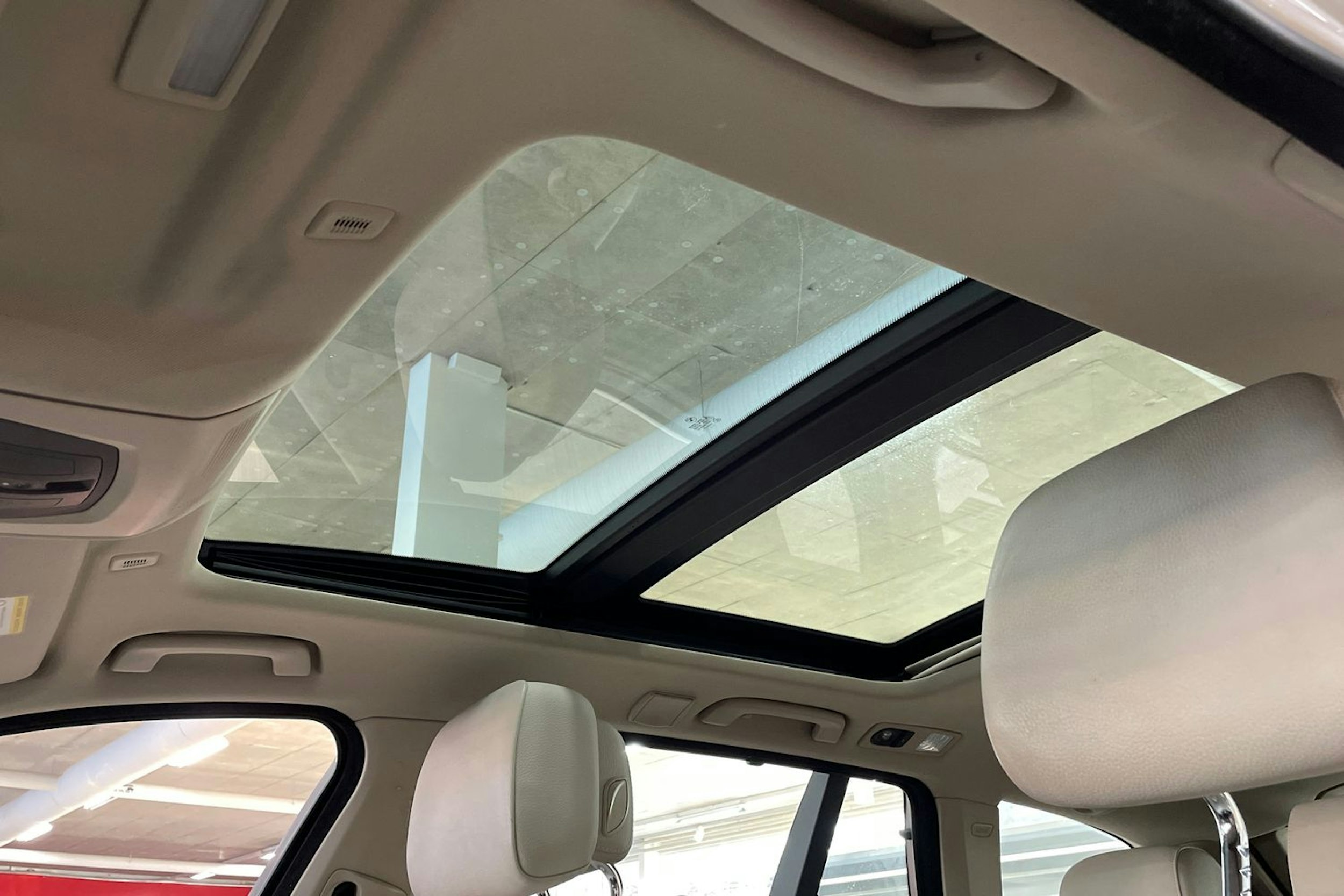 Ruskea (beige) BMW 525 2012 kuva 22.