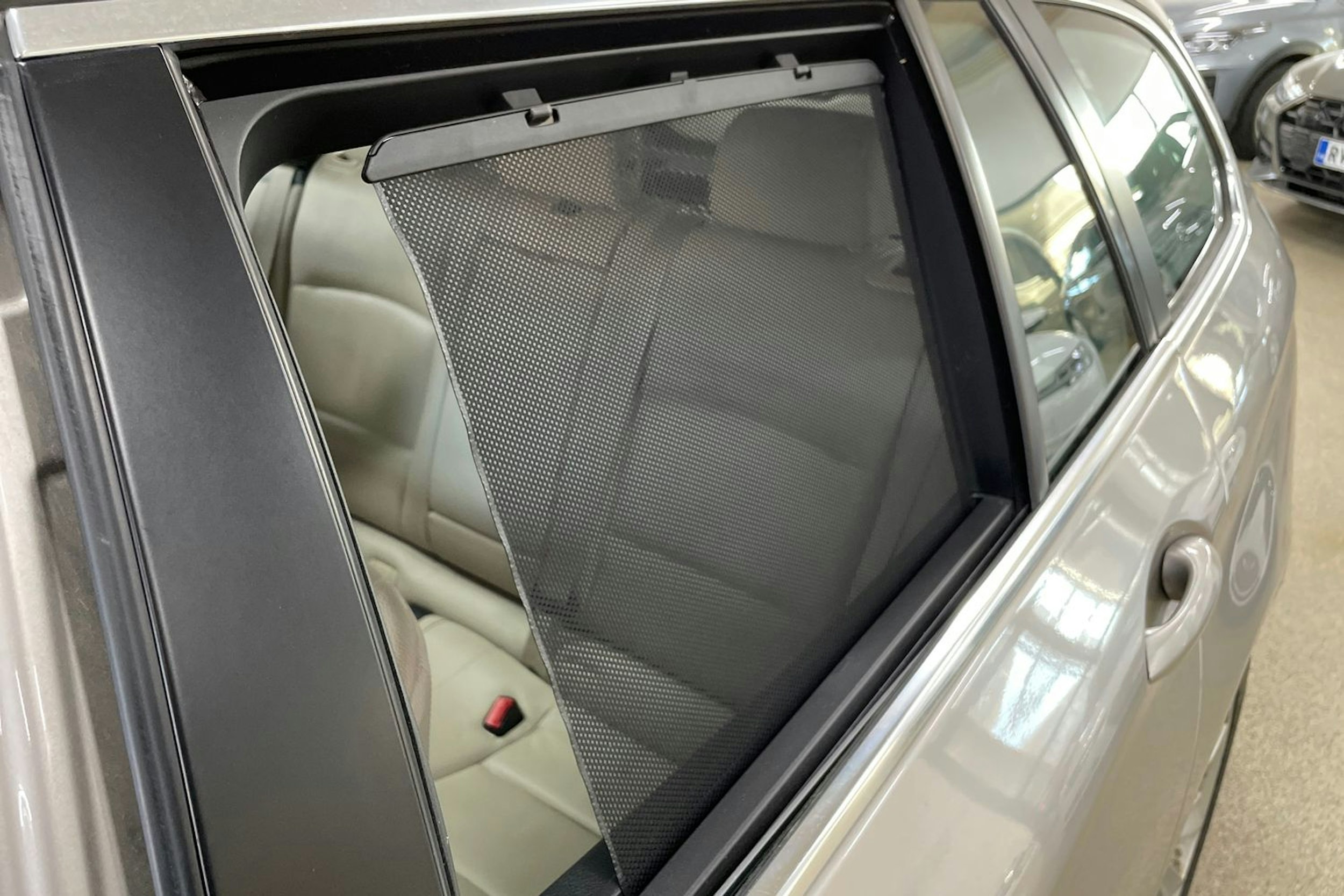 Ruskea (beige) BMW 525 2012 kuva 24.