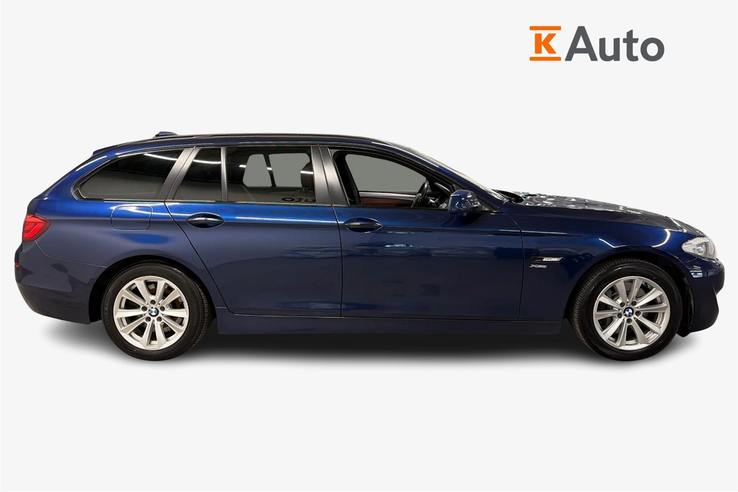 sininen BMW 525 2012 kuva 5.