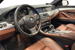 sininen BMW 525 2012 kuva 6.