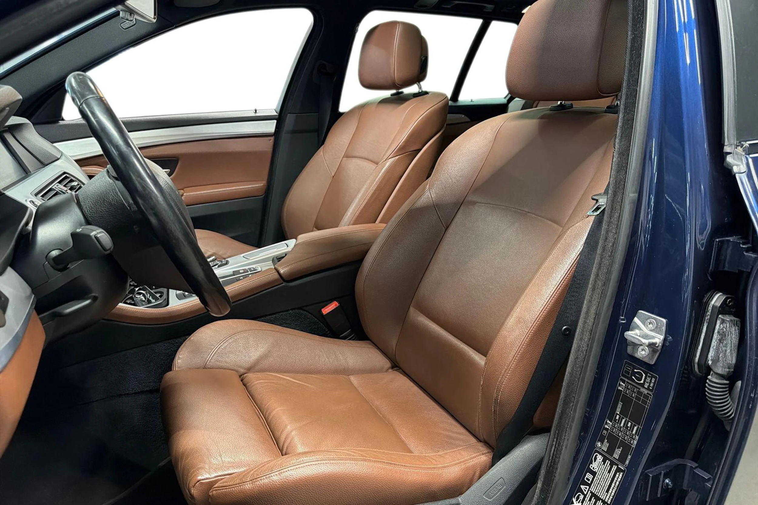 sininen BMW 525 2012 kuva 7.