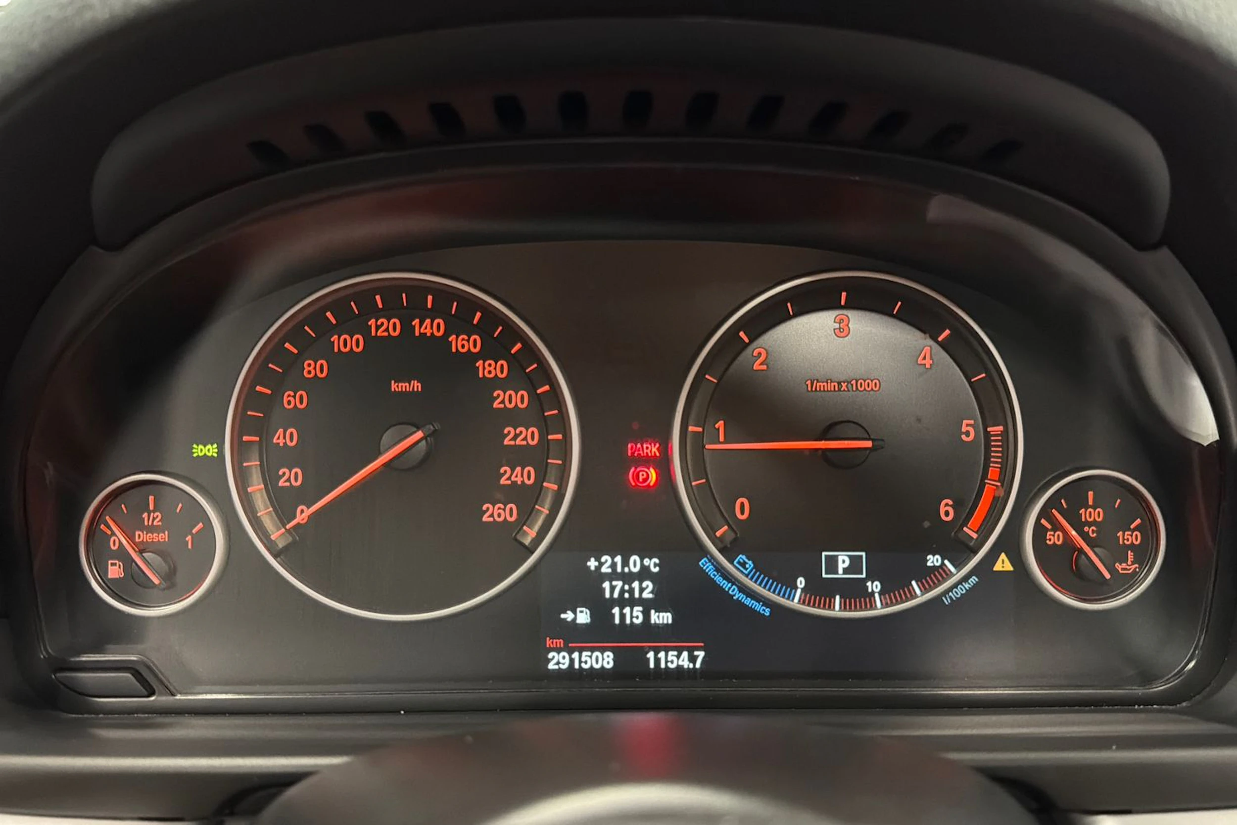 sininen BMW 525 2012 kuva 15.