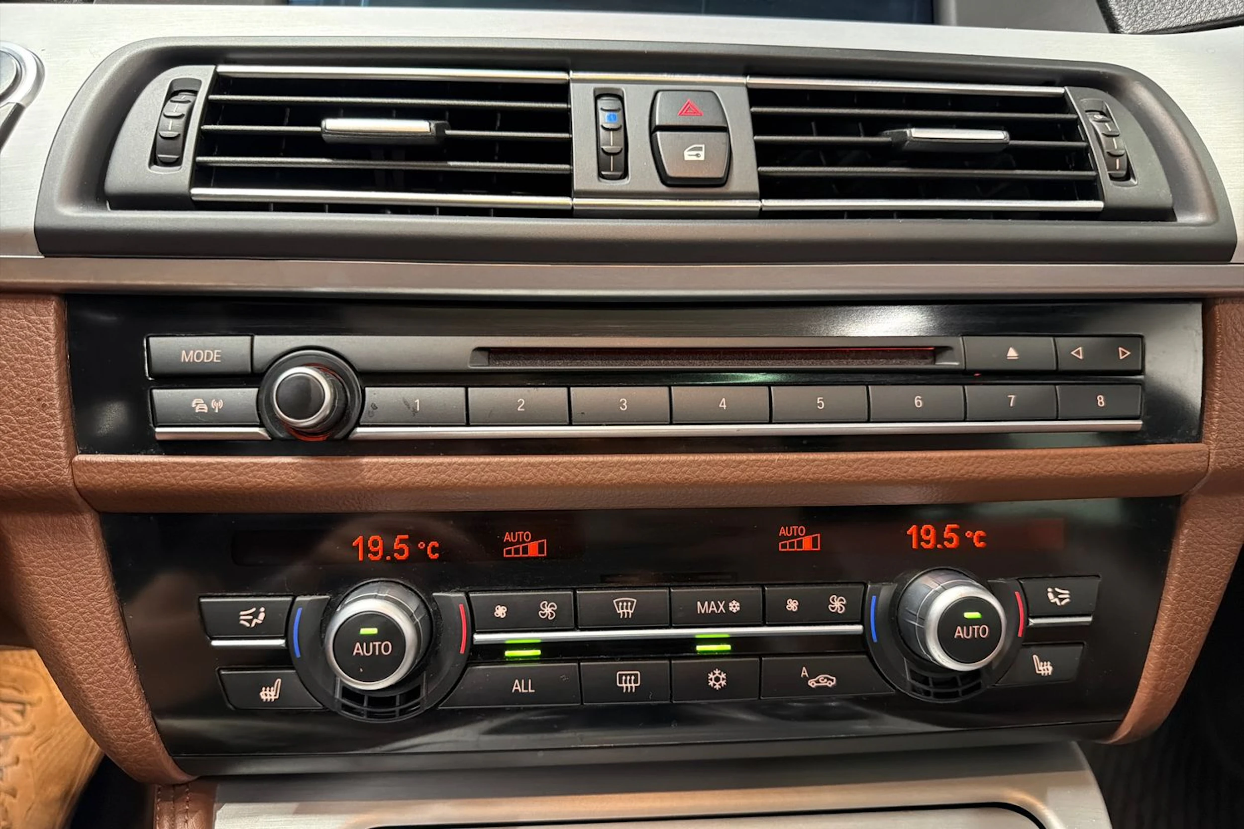 sininen BMW 525 2012 kuva 21.