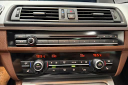 sininen BMW 525 2012 kuva 21.