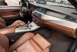 sininen BMW 525 2012 kuva 24.