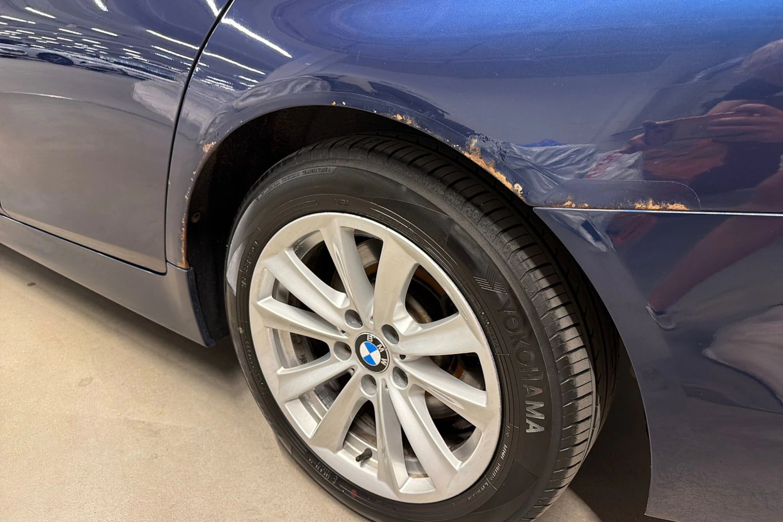 sininen BMW 525 2012 kuva 33.