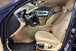 Sininen BMW 525 2013 kuva 17.