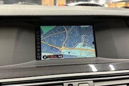 Sininen BMW 525 2013 kuva 20.