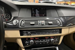 Sininen BMW 525 2013 kuva 21.