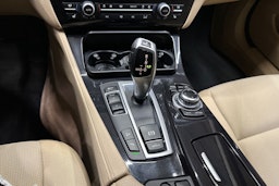 Sininen BMW 525 2013 kuva 22.