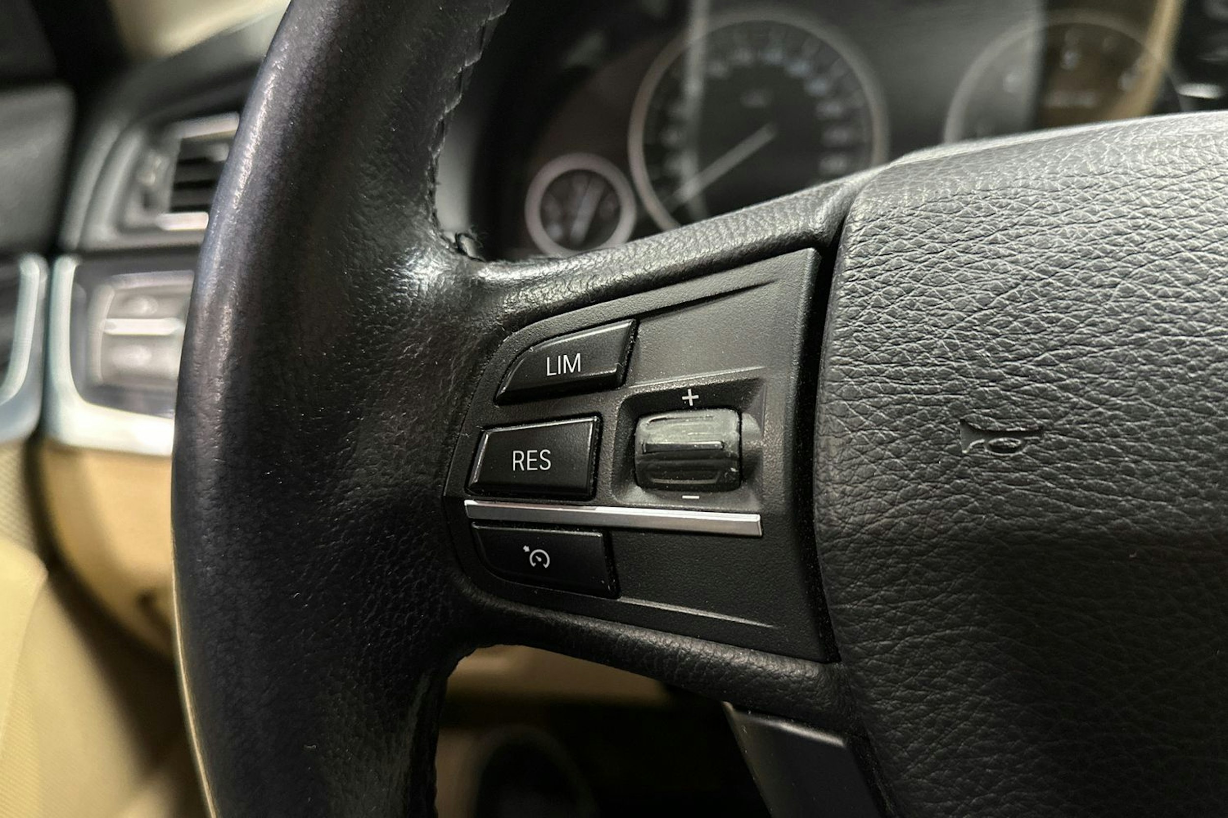 Sininen BMW 525 2013 kuva 25.