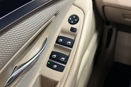 Sininen BMW 525 2013 kuva 28.
