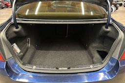 Sininen BMW 525 2013 kuva 29.