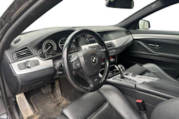 Musta BMW 525 2013 kuva 3.