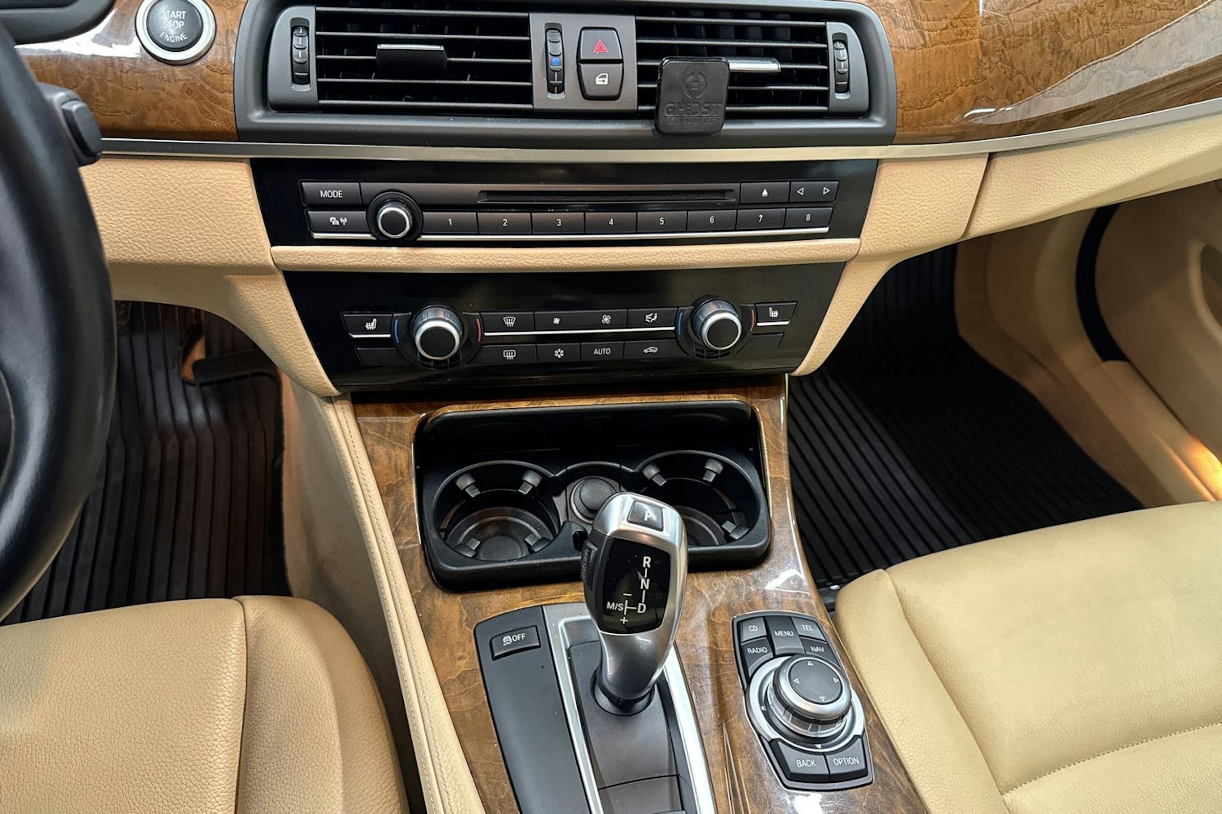 ruskea (beige) BMW 528 2010 kuva 14.