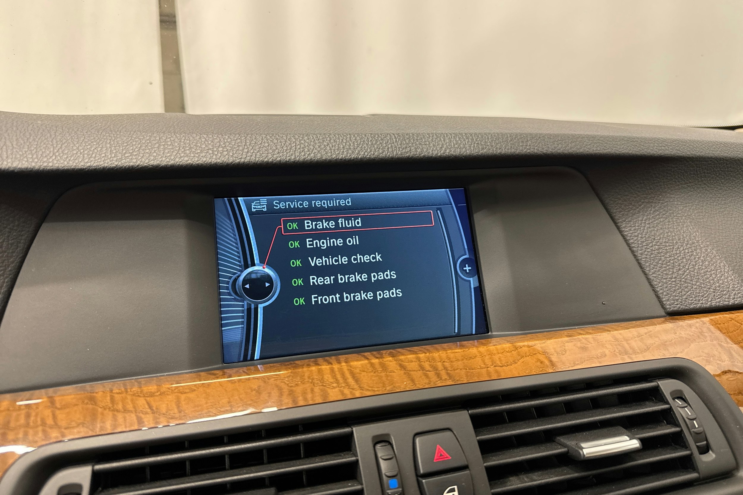 ruskea (beige) BMW 528 2010 kuva 22.