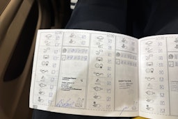 ruskea (beige) BMW 528 2010 kuva 29.