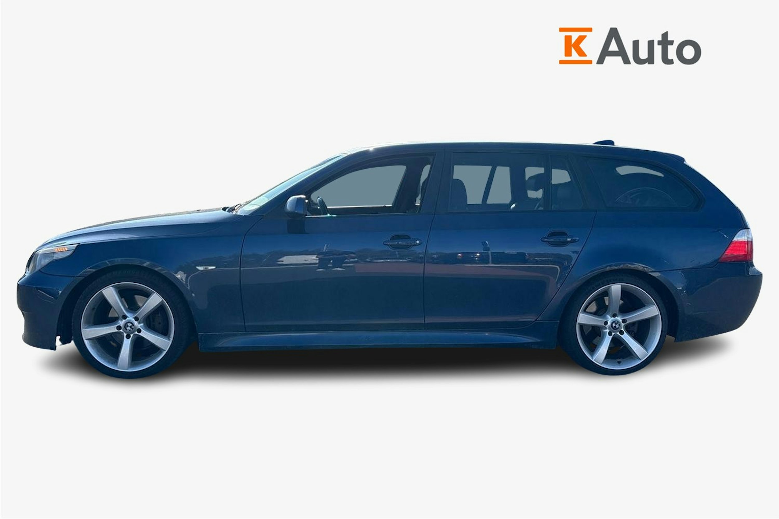 sininen BMW 530 2007 kuva 5.