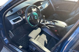 sininen BMW 530 2007 kuva 6.