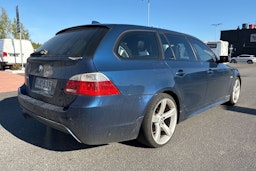 sininen BMW 530 2007 kuva 11.