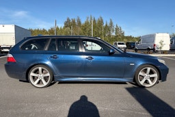 sininen BMW 530 2007 kuva 12.