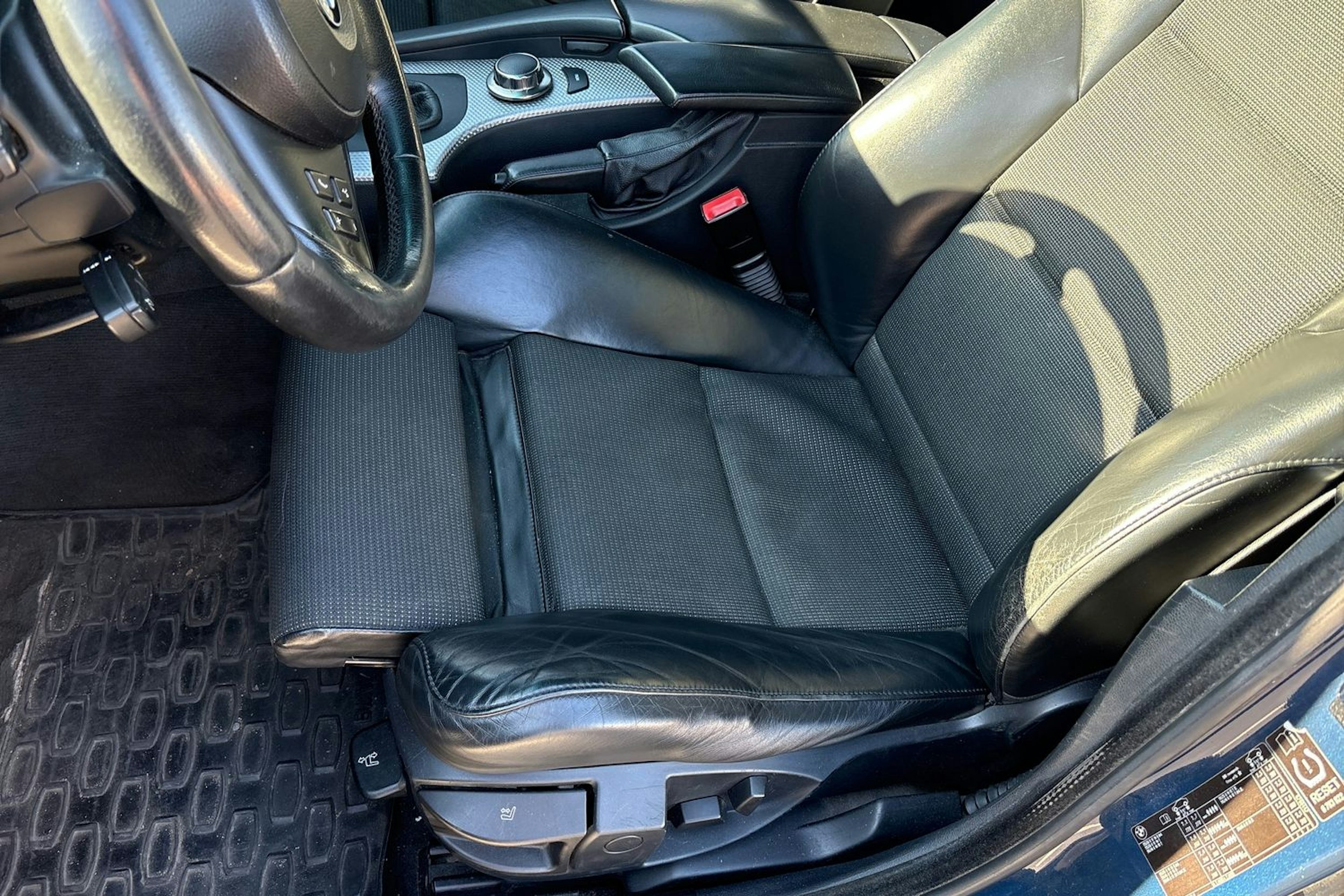 sininen BMW 530 2007 kuva 37.
