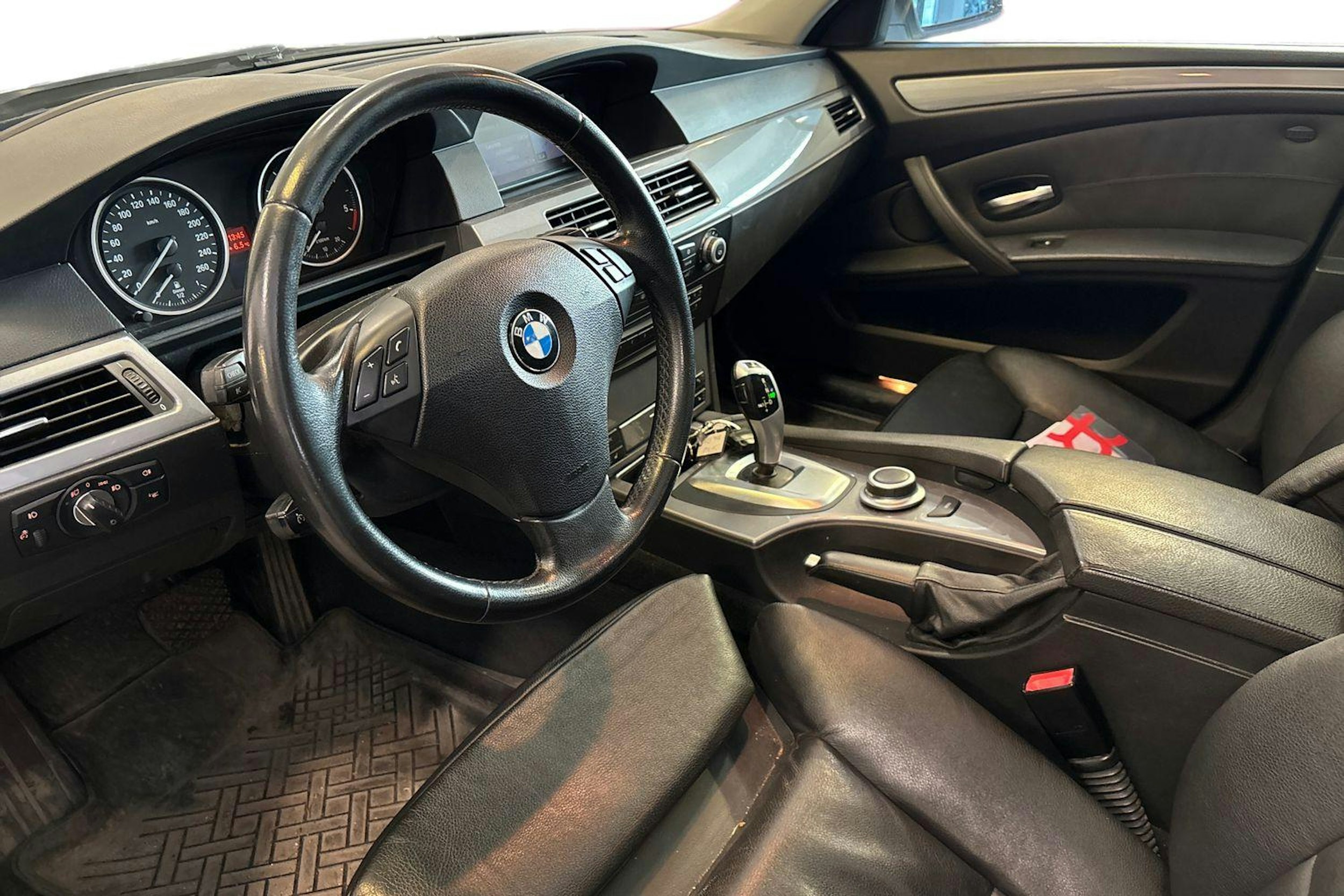 Hopea BMW 530 2007 kuva 3.