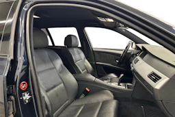 musta BMW 530 2008 kuva 7.