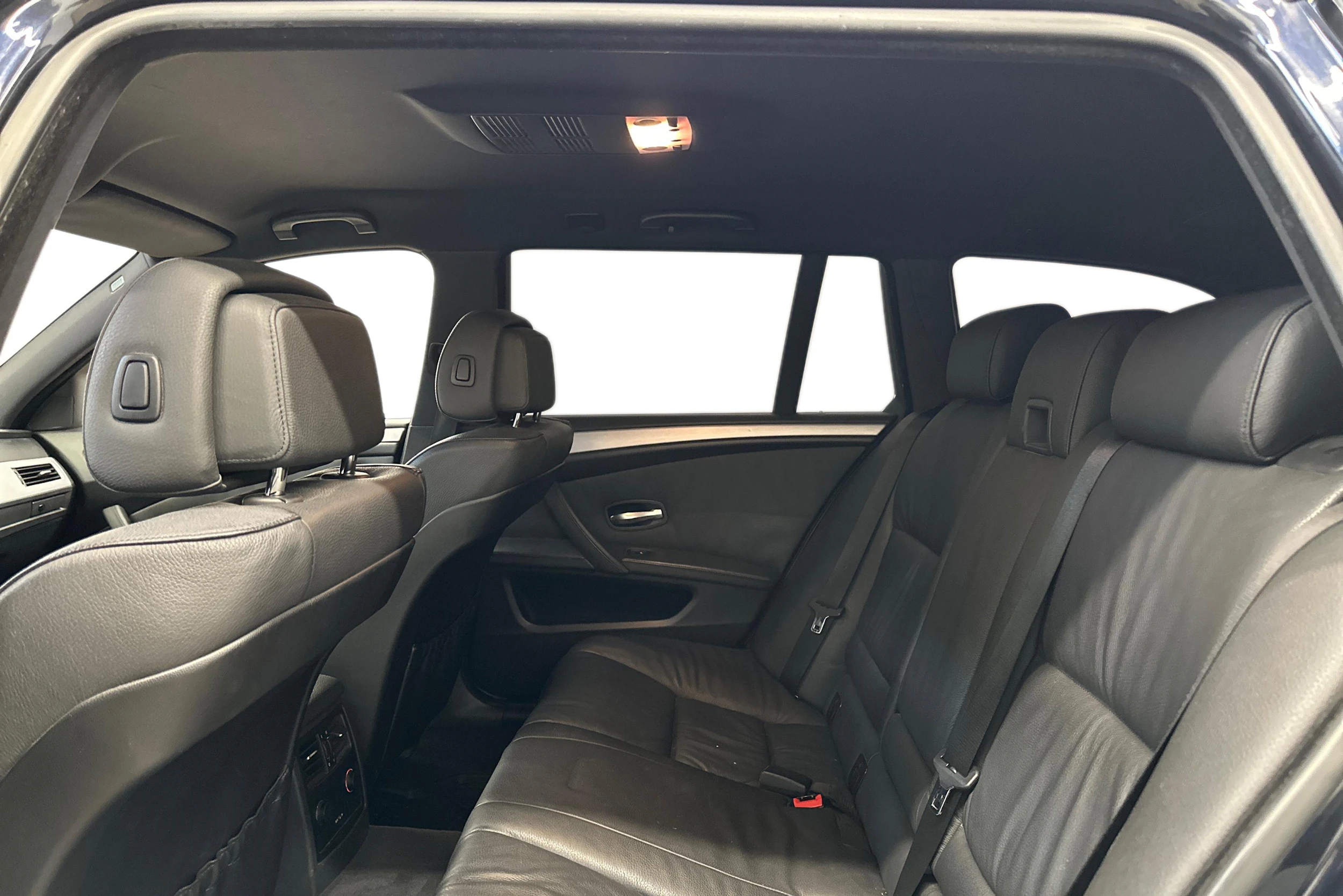 musta BMW 530 2008 kuva 8.
