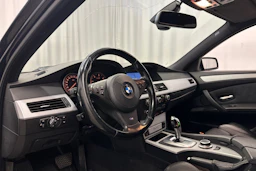 musta BMW 530 2008 kuva 10.