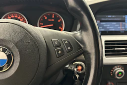 musta BMW 530 2008 kuva 14.