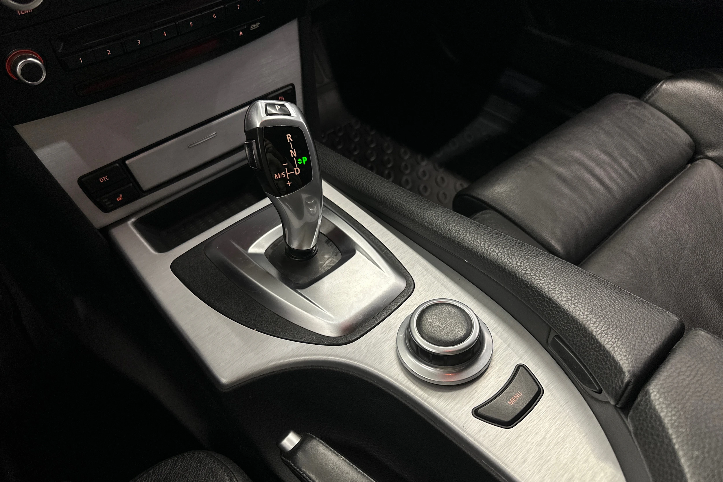 musta BMW 530 2008 kuva 16.