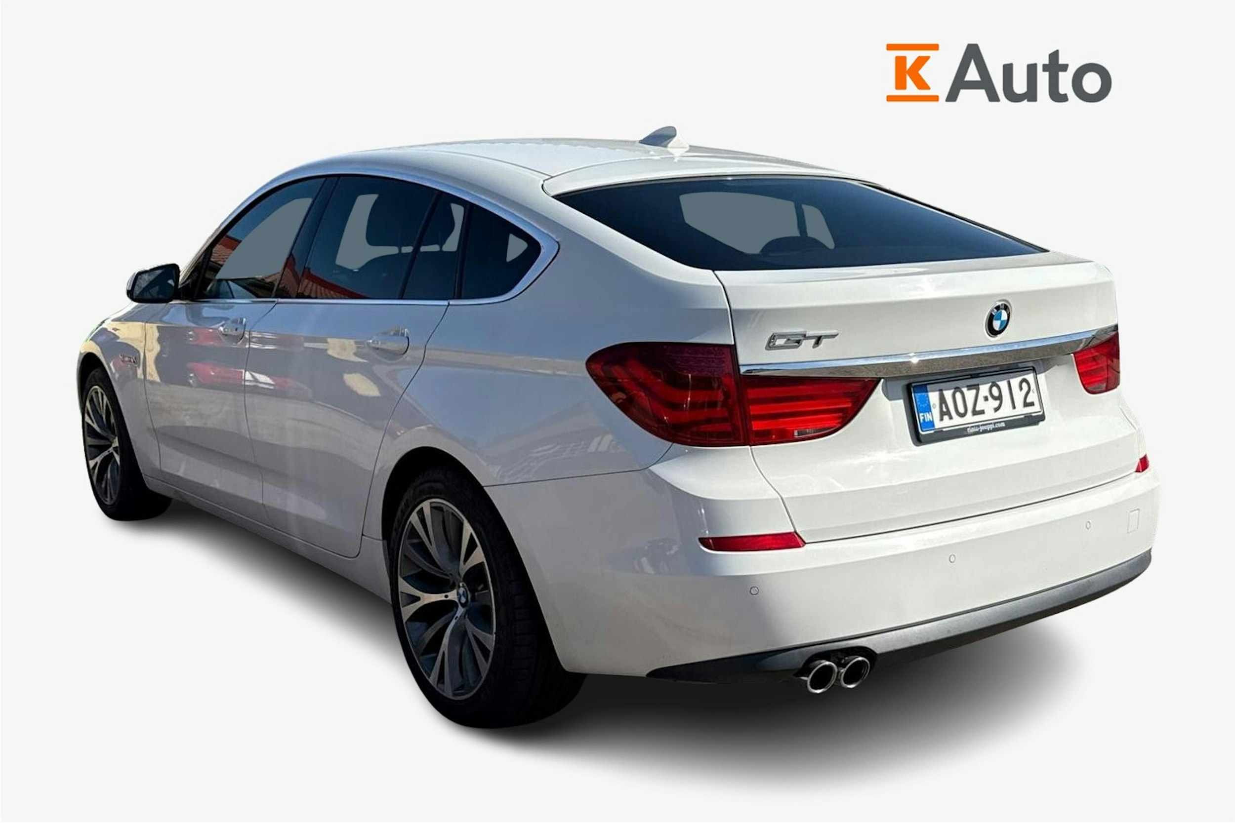 valkoinen BMW 530 2009 kuva 2.