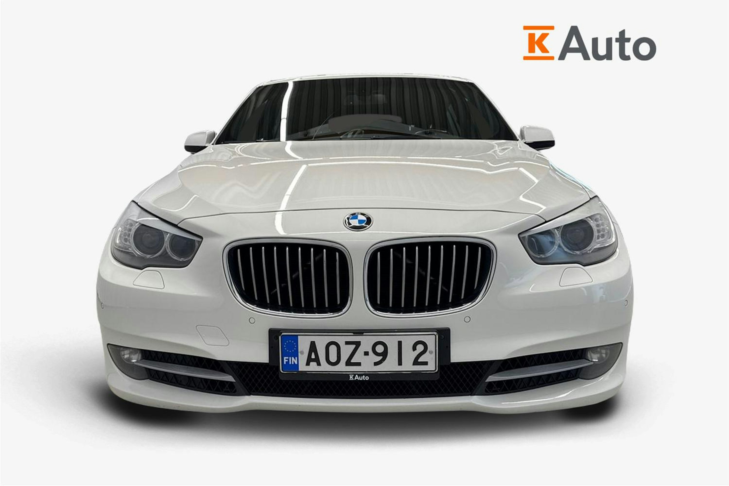 valkoinen BMW 530 2009 kuva 5.